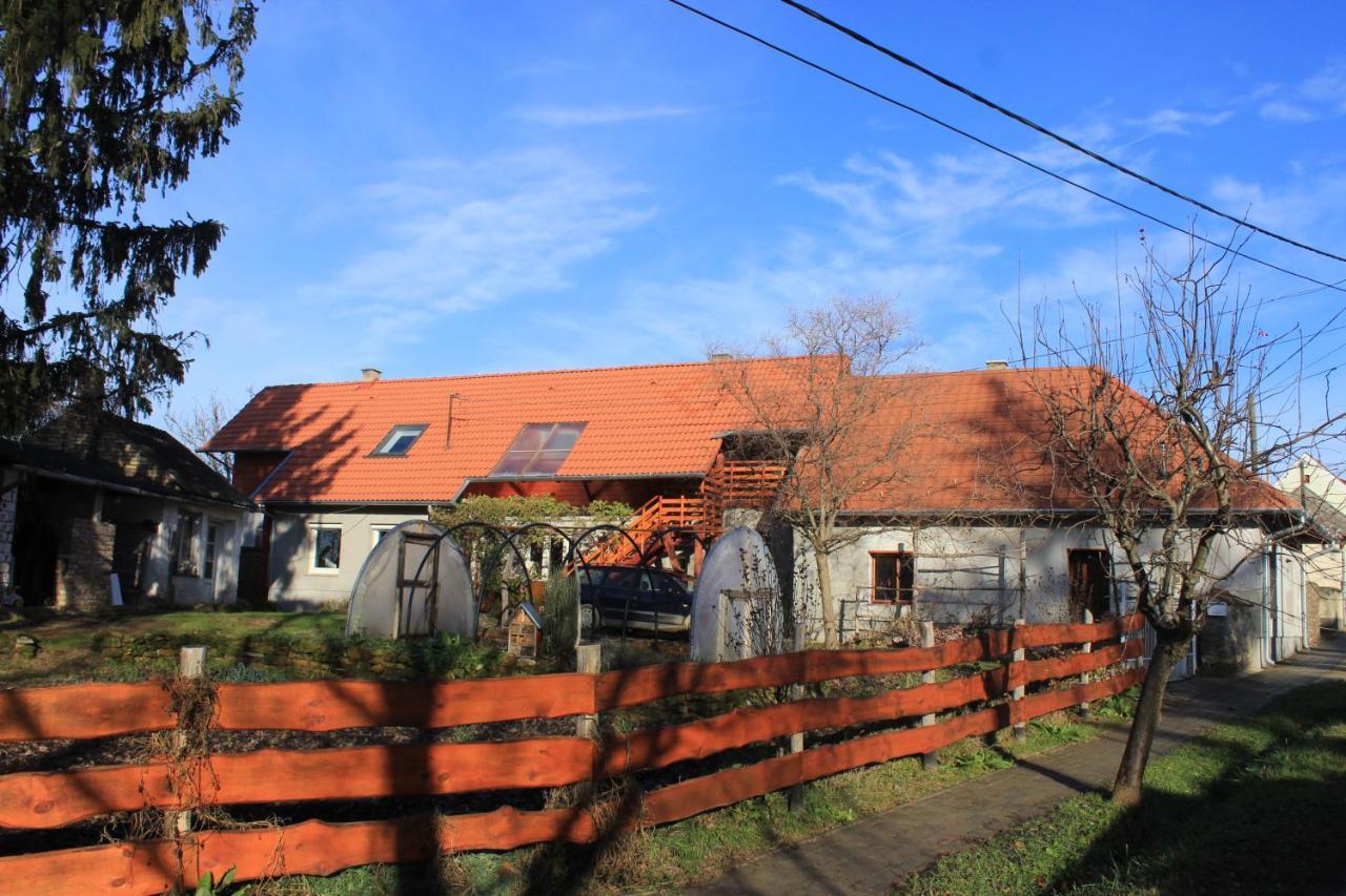 A Kert Apartman Rezi Exterior foto